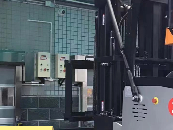 叉车运输自动感应开关门